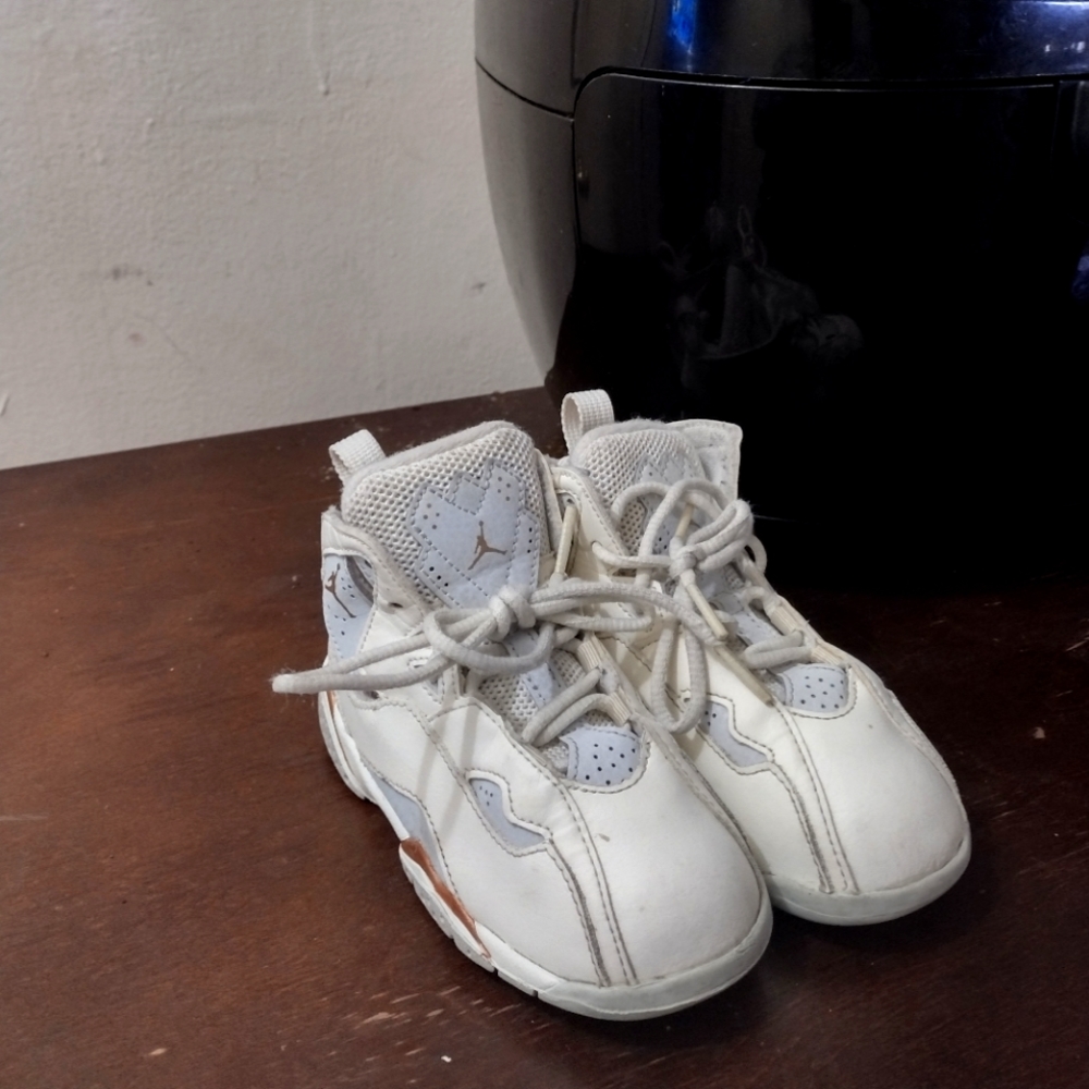 Size 9 Jordan sneakers